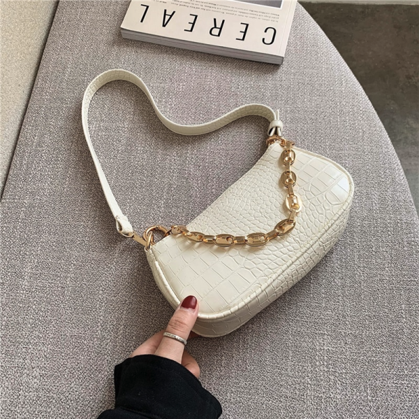 Mini Chain Design Shoulder Bag - Image 4